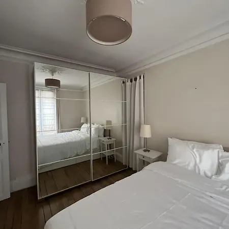Apartment Arc De Triomphe 65 M2 Paris